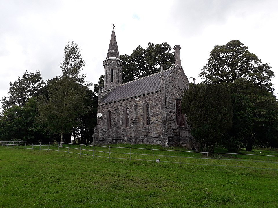 Castle Saunderson Church